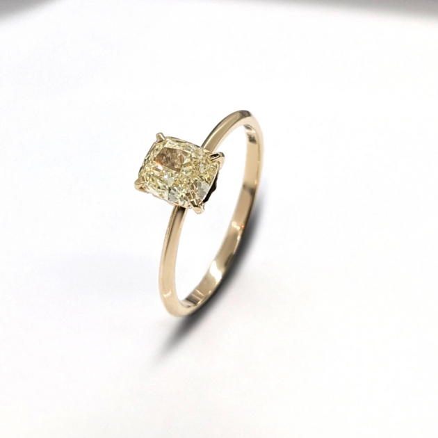 Золотое кольцо с желтым лабораторным бриллиантом "Michelle"