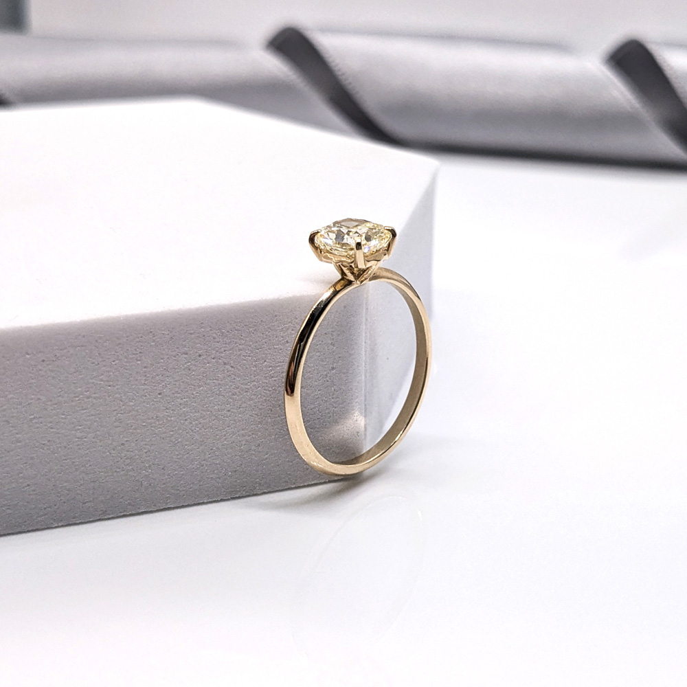 Золотое кольцо с желтым лабораторным бриллиантом "Michelle" — изображение 2