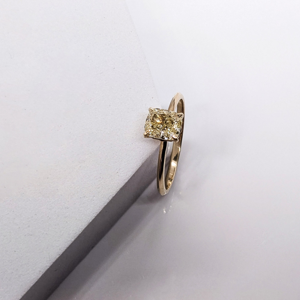 Золотое кольцо с желтым лабораторным бриллиантом "Michelle" — изображение 6